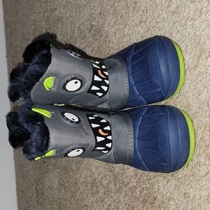 Like New kids snow boots